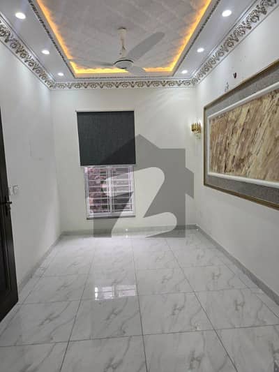 کیولری گراؤنڈ لاہور میں 3 کمروں کا 2 مرلہ مکان 1.43 کروڑ میں برائے فروخت۔