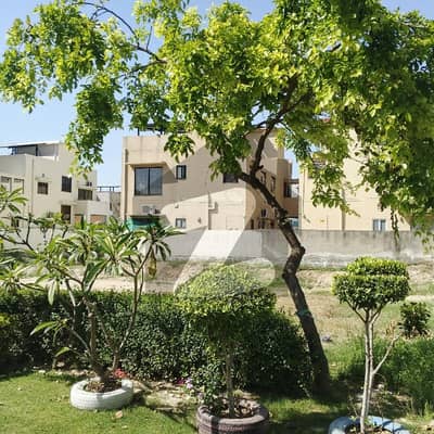 ڈی ایچ اے 11 رہبر سیکٹر 1 - بلاک سی ڈی ایچ اے 11 رہبر سیکٹر 1,ڈی ایچ اے 11 رہبر,لاہور میں 10 مرلہ رہائشی پلاٹ 2.5 کروڑ میں برائے فروخت۔