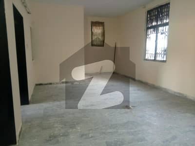 علامہ اقبال ٹاؤن لاہور میں 2 کمروں کا 10 مرلہ بالائی پورشن 41.0 ہزار میں کرایہ پر دستیاب ہے۔