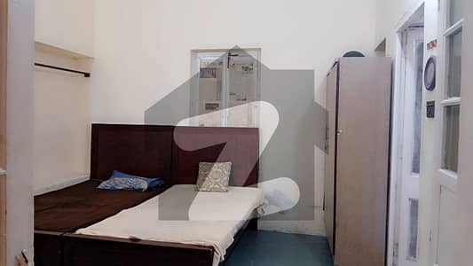 Rooms Available For Rent In Model Town Block C
