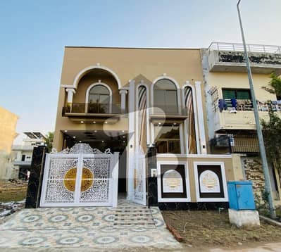 سٹی ہاؤسنگ سوسائٹی گوجرانوالہ میں 4 کمروں کا 5 مرلہ مکان 1.7 کروڑ میں برائے فروخت۔