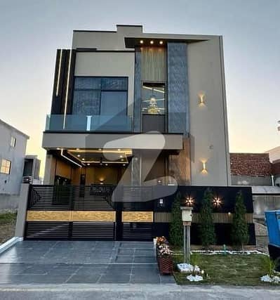 سٹی ہاؤسنگ سوسائٹی گوجرانوالہ میں 4 کمروں کا 5 مرلہ مکان 1.95 کروڑ میں برائے فروخت۔