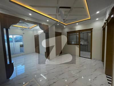 جی ۔ 14/4 جی ۔ 14,اسلام آباد میں 4 کمروں کا 5 مرلہ مکان 5.3 کروڑ میں برائے فروخت۔