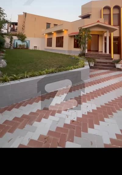 کلفٹن ۔ بلاک 8 کلفٹن,کراچی میں 1 کنال Studio عمارت 8.5 لاکھ میں کرایہ پر دستیاب ہے۔