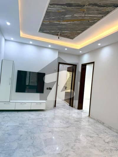 بحریہ آرچرڈ فیز 1 بحریہ آرچرڈ,لاہور میں 5 کمروں کا 10 مرلہ مکان 3.5 کروڑ میں برائے فروخت۔