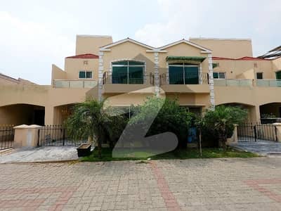 ٹرائیکون ویلیج لاہور میں 3 کمروں کا 5 مرلہ مکان 2.1 کروڑ میں برائے فروخت۔