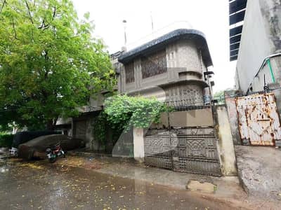 سمن آباد لاہور میں 5 کمروں کا 16 مرلہ مکان 8.0 کروڑ میں برائے فروخت۔