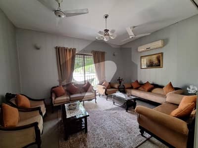 پی سی ایس آئی آر ہاؤسنگ سکیم لاہور میں 6 کمروں کا 1 کنال مکان 7.0 کروڑ میں برائے فروخت۔