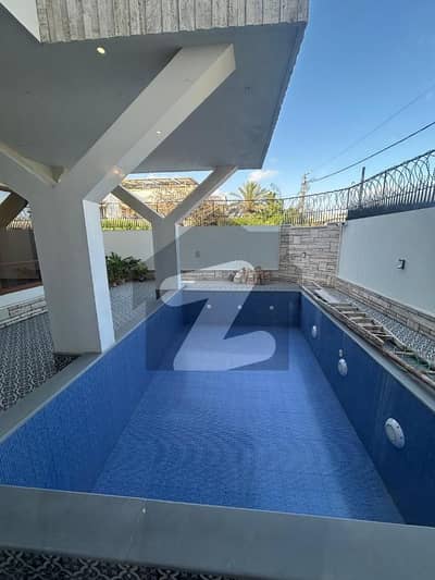 ڈی ایچ اے فیز 5 ڈی ایچ اے ڈیفینس,کراچی میں 6 کمروں کا 1 کنال مکان 8.0 لاکھ میں کرایہ پر دستیاب ہے۔