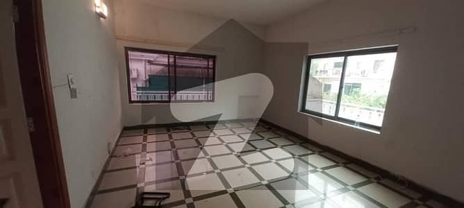 ایف ۔ 10/1 ایف ۔ 10,اسلام آباد میں 5 کمروں کا 1 کنال مکان 17.5 کروڑ میں برائے فروخت۔