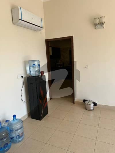 بحریہ ہائٹس بحریہ ٹاؤن کراچی,کراچی میں 2 کمروں کا 8 مرلہ فلیٹ 1.2 کروڑ میں برائے فروخت۔