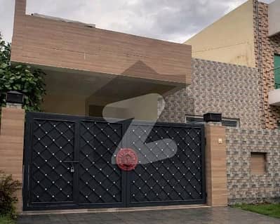 مارگلہ ویو سوسائٹی - بلاک ڈی مارگلہ ویو ہاؤسنگ سوسائٹی,ڈی ۔ 17,اسلام آباد میں 4 کمروں کا 9 مرلہ مکان 2.5 کروڑ میں برائے فروخت۔