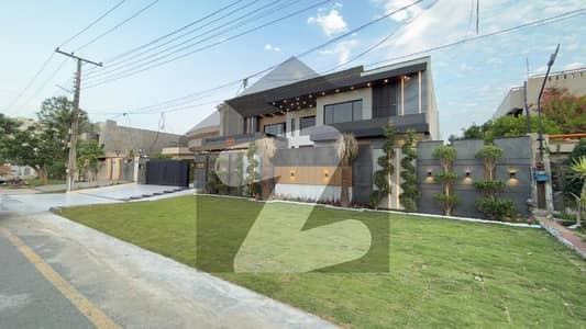 Luxurious 2 Kanal Designer House For Sale - Valencia Town 80 Feet Roads 6 Cinema Hall Swimming Pool