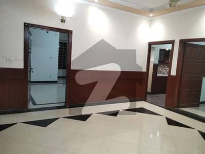 آئی ۔ 8 اسلام آباد میں 4 کمروں کا 14 مرلہ بالائی پورشن 1.65 لاکھ میں کرایہ پر دستیاب ہے۔