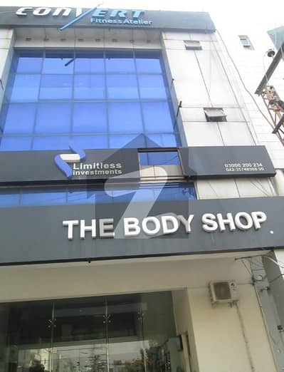 ڈی ایچ اے فیز 3 ڈیفنس (ڈی ایچ اے),لاہور میں 8 مرلہ Studio عمارت 27.0 کروڑ میں برائے فروخت۔