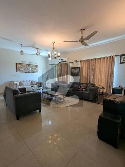 10 Marla 3 Bedroom Apartment Available for Sale