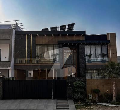 بحریہ ٹاؤن جوہر بلاک بحریہ ٹاؤن سیکٹر ای,بحریہ ٹاؤن,لاہور میں 5 کمروں کا 10 مرلہ مکان 2.8 کروڑ میں برائے فروخت۔