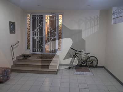 250 YARDS HOUSE WITH BASEMENT