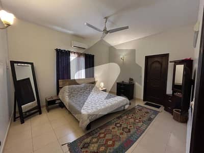 ڈی ایچ اے فیز 7 ڈی ایچ اے ڈیفینس,کراچی میں 4 کمروں کا 10 مرلہ مکان 7.75 کروڑ میں برائے فروخت۔