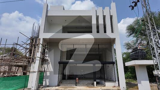 In Cantt Of Cantt, A 8 Marla Building Is Available