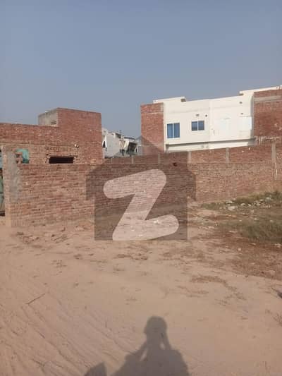 بوسان روڈ ملتان میں 5 مرلہ رہائشی پلاٹ 17.5 لاکھ میں برائے فروخت۔