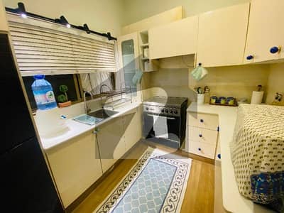 ایف ۔ 11 مرکز ایف ۔ 11,اسلام آباد میں 2 کمروں کا 8 مرلہ فلیٹ 2.8 کروڑ میں برائے فروخت۔