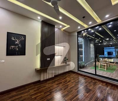 10 Marla House For sale In Bahria Town - Sector C Lahore