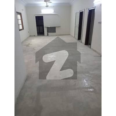 گلشنِ اقبال گلشنِ اقبال ٹاؤن,کراچی میں 4 کمروں کا 16 مرلہ دفتر 1.8 لاکھ میں کرایہ پر دستیاب ہے۔