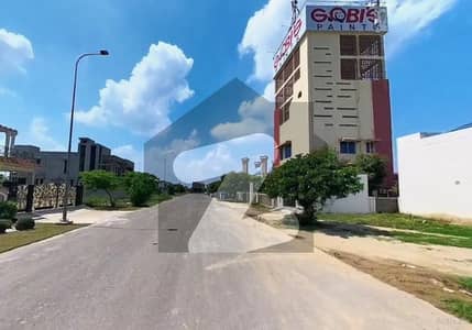 ڈی ایچ اے فیز 8 - بلاک ٹی فیز 8,ڈیفنس (ڈی ایچ اے),لاہور میں 2 مرلہ کمرشل پلاٹ 2.1 کروڑ میں برائے فروخت۔