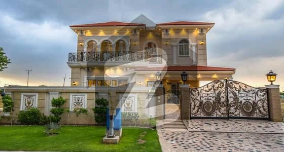 ڈی ایچ اے فیز 5 ڈیفنس (ڈی ایچ اے),لاہور میں 5 کمروں کا 1 کنال مکان 7.45 کروڑ میں برائے فروخت۔