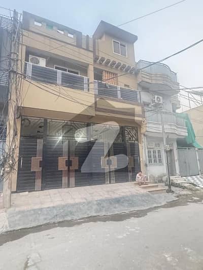 Prime Location Hayatabad Phase 7 House Sized 5 Marla For sale