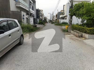 سوان گارڈن اسلام آباد میں 1 کنال رہائشی پلاٹ 2.9 کروڑ میں برائے فروخت۔