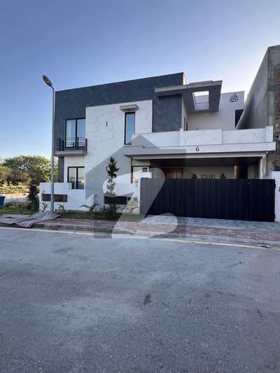 بحریہ انکلیو - سیکٹر جی بحریہ انکلیو,بحریہ ٹاؤن,اسلام آباد میں 5 کمروں کا 14 مرلہ مکان 2.6 لاکھ میں کرایہ پر دستیاب ہے۔