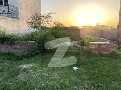 کینال ویلی بلاک سی کینال ویلی,لوئر کینال روڈ,فیصل آباد میں 4 مرلہ رہائشی پلاٹ 46.0 لاکھ میں برائے فروخت۔