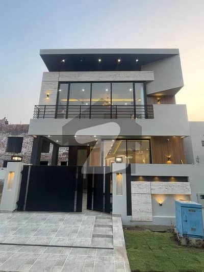 10 Marla Brand New House For Rent In Bahria Town Phase 8