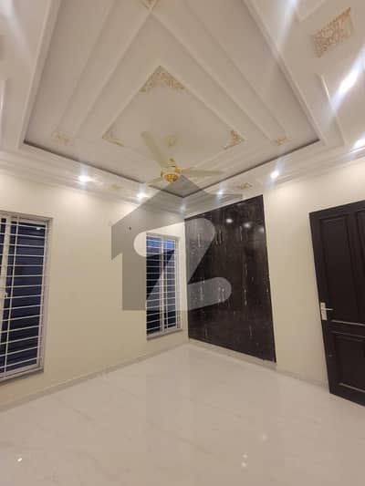 8 Marla Commercial Plaza Office For Rent Paragon City