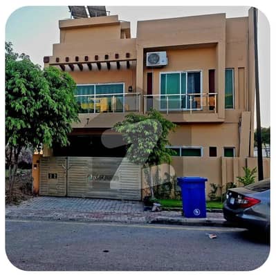 بحریہ انکلیو - سیکٹر این بحریہ انکلیو,بحریہ ٹاؤن,اسلام آباد میں 5 کمروں کا 8 مرلہ مکان 1.79 لاکھ میں کرایہ پر دستیاب ہے۔