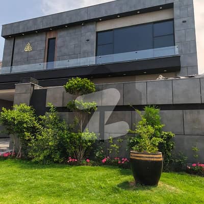 Prime Location 1 Kanal House Available For Sale