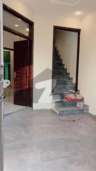 لیک سٹی میڈوز لاہور میں 3 کمروں کا 5 مرلہ مکان 80.0 ہزار میں کرایہ پر دستیاب ہے۔