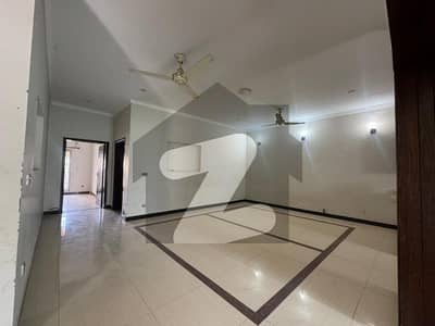 بحریہ انکلیو - سیکٹر بی1 بحریہ انکلیو,بحریہ ٹاؤن,اسلام آباد میں 3 کمروں کا 5 مرلہ مکان 3.0 کروڑ میں برائے فروخت۔