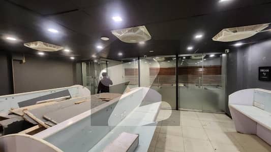 شاہراہِ فیصل کراچی میں 4 کمروں کا 4 مرلہ دفتر 1.3 لاکھ میں کرایہ پر دستیاب ہے۔