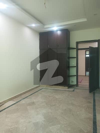 ای ۔ 11 اسلام آباد میں 8 کمروں کا 8 مرلہ مکان 2.2 لاکھ میں کرایہ پر دستیاب ہے۔