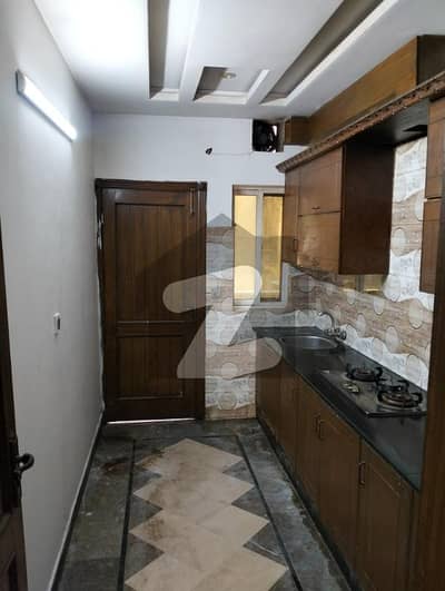 جی ۔ 13 اسلام آباد میں 6 کمروں کا 4 مرلہ مکان 3.5 کروڑ میں برائے فروخت۔