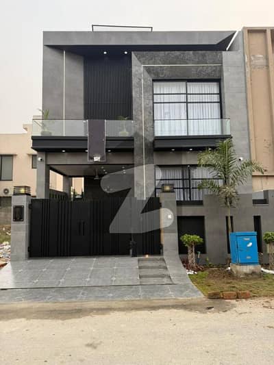 5 Marla Brand New Lavish House For Sale In Park View City Lahore | For Discounted Price And Original Pictures Download The App "Signature Lands".