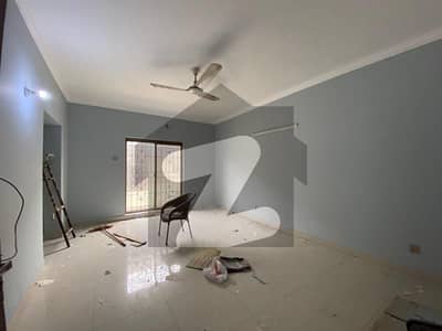 ڈی ایچ اے فیز 2 ڈیفنس (ڈی ایچ اے),لاہور میں 2 کمروں کا 1 کنال بالائی پورشن 1.25 لاکھ میں کرایہ پر دستیاب ہے۔