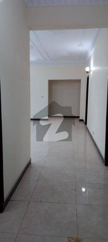 10 MARLA 3 BEDROOM APARTMENT AVAILABLE FOR RENT