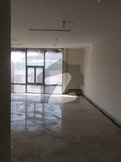 زم زمہ کمرشل ایریا ڈی ایچ اے فیز 5,ڈی ایچ اے ڈیفینس,کراچی میں 4 مرلہ Studio دفتر 85.0 ہزار میں کرایہ پر دستیاب ہے۔