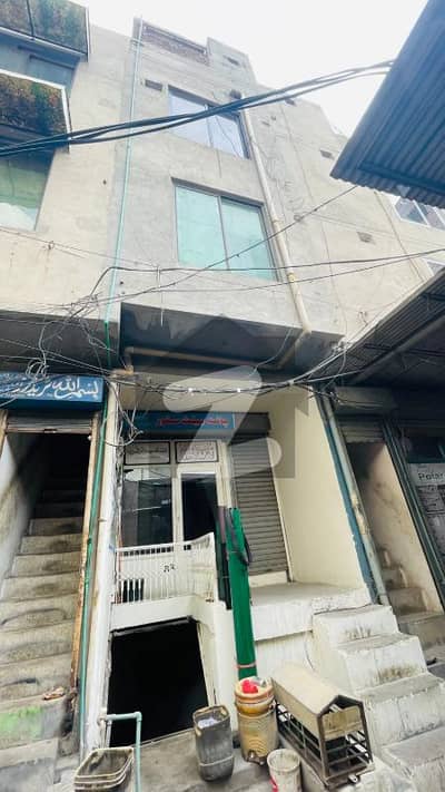 جی ٹی ایس چوک فیصل آباد میں 1 مرلہ Studio عمارت 1.0 کروڑ میں برائے فروخت۔