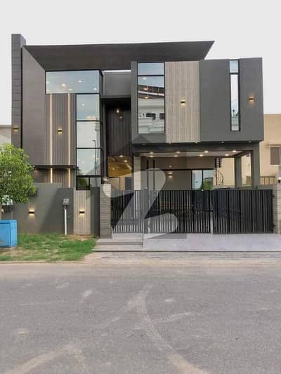 بحریہ ٹاؤن شاہین بلاک بحریہ ٹاؤن سیکٹر B,بحریہ ٹاؤن,لاہور میں 5 کمروں کا 10 مرلہ مکان 2.7 کروڑ میں برائے فروخت۔