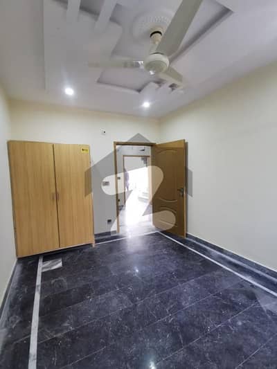 Rooms available for bachelors and job holders near UCP university in architect society and al hamra town